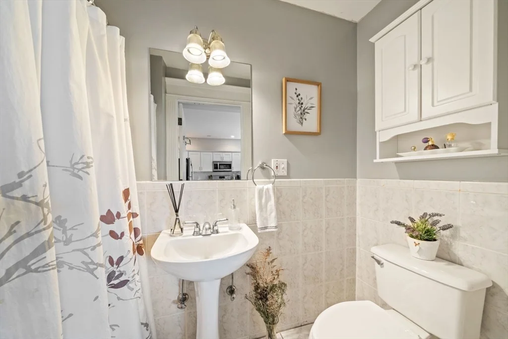 2 bed, 2 bath apartment for rent at 6 Burnham Pl Unit 2, South Boston — photo 18 of 24