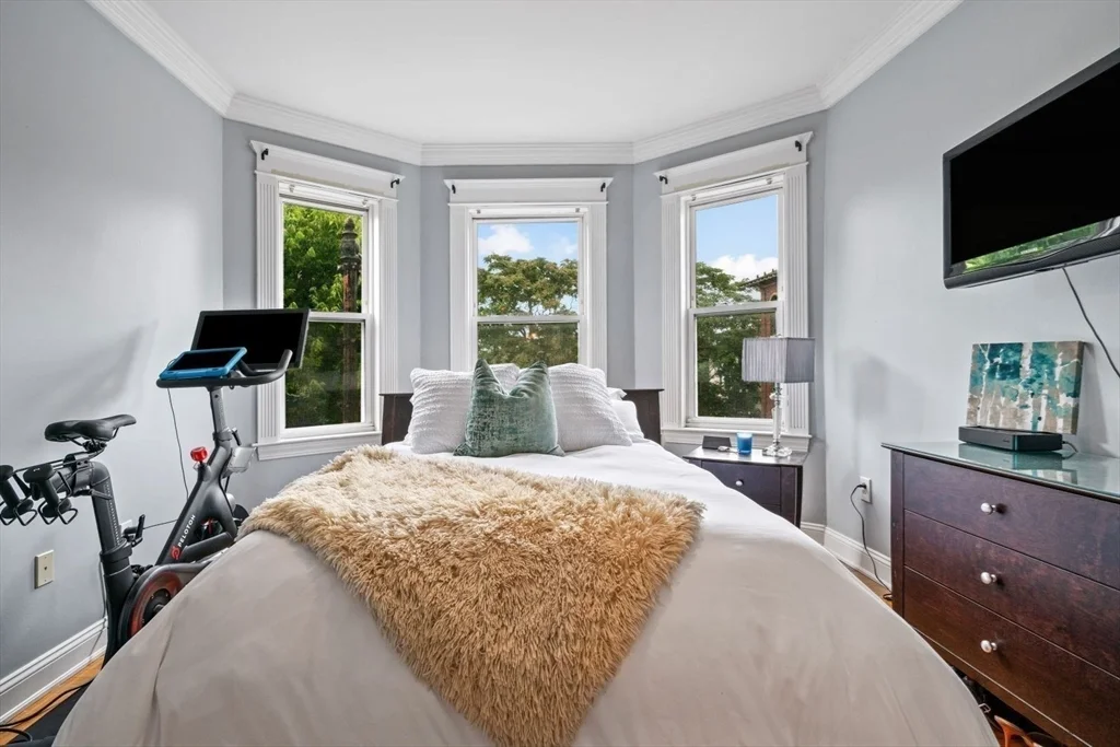 2 bed, 2 bath apartment for rent at 6 Burnham Pl Unit 2, South Boston — photo 17 of 24