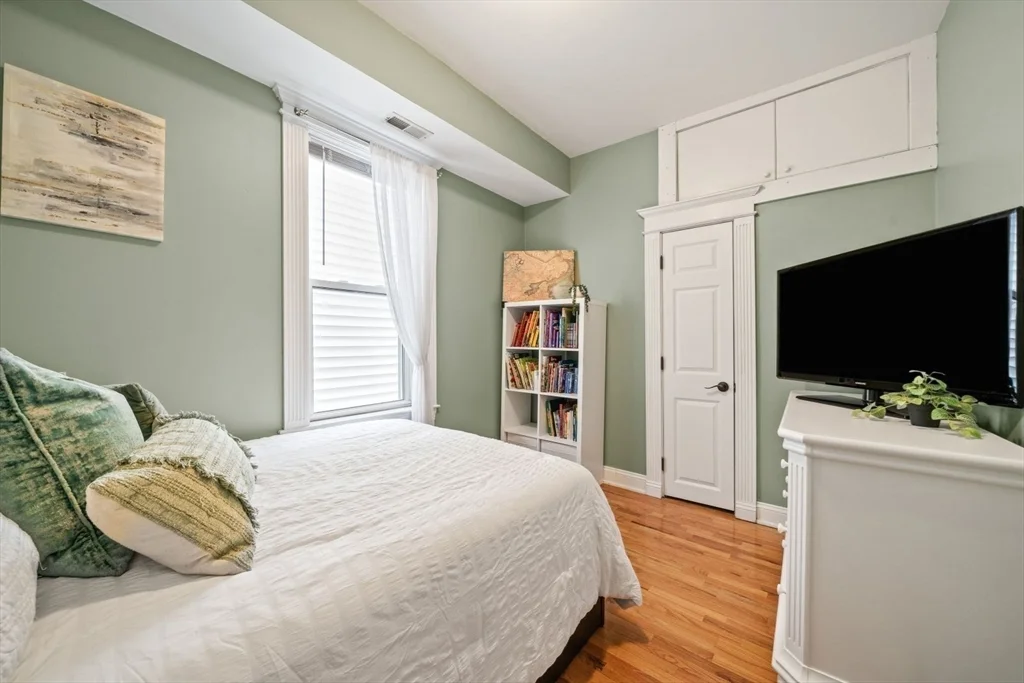 2 bed, 2 bath apartment for rent at 6 Burnham Pl Unit 2, South Boston — photo 20 of 24