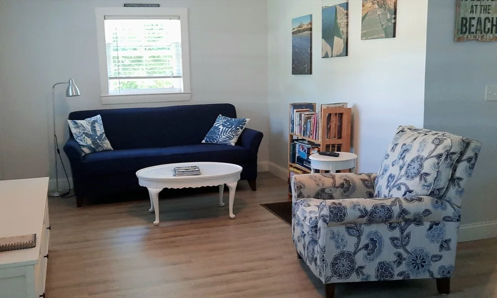 2 bed, 1 bath apartment for rent at 6 Cabo Dr Unit Winter, East Gloucester — photo 8 of 20