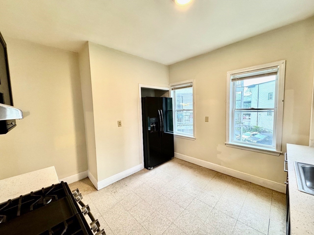 4 bed, 1 bath apartment for rent at 6 Calder St Unit 2, Dorchester — photo 8 of 16