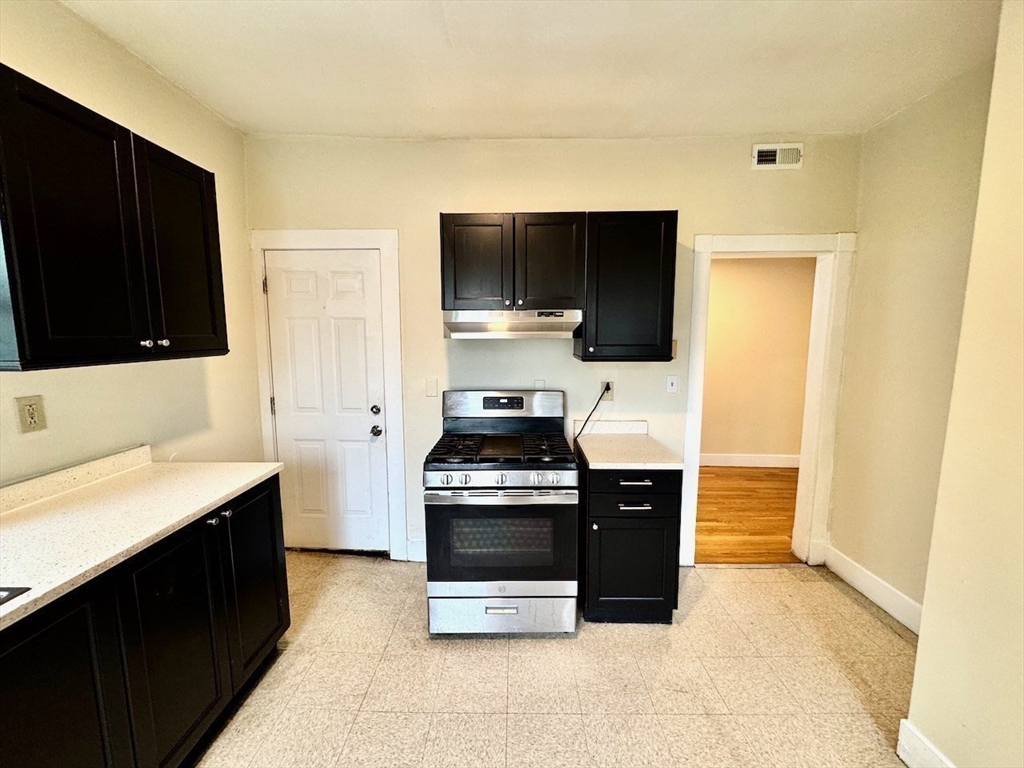 4 bed, 1 bath apartment for rent at 6 Calder St Unit 2, Dorchester — photo 7 of 16