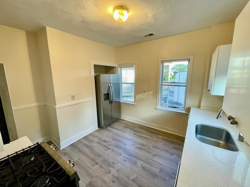 4 bed, 1 bath apartment for rent at 6 Calder St Unit 3, Dorchester — photo 15 of 23