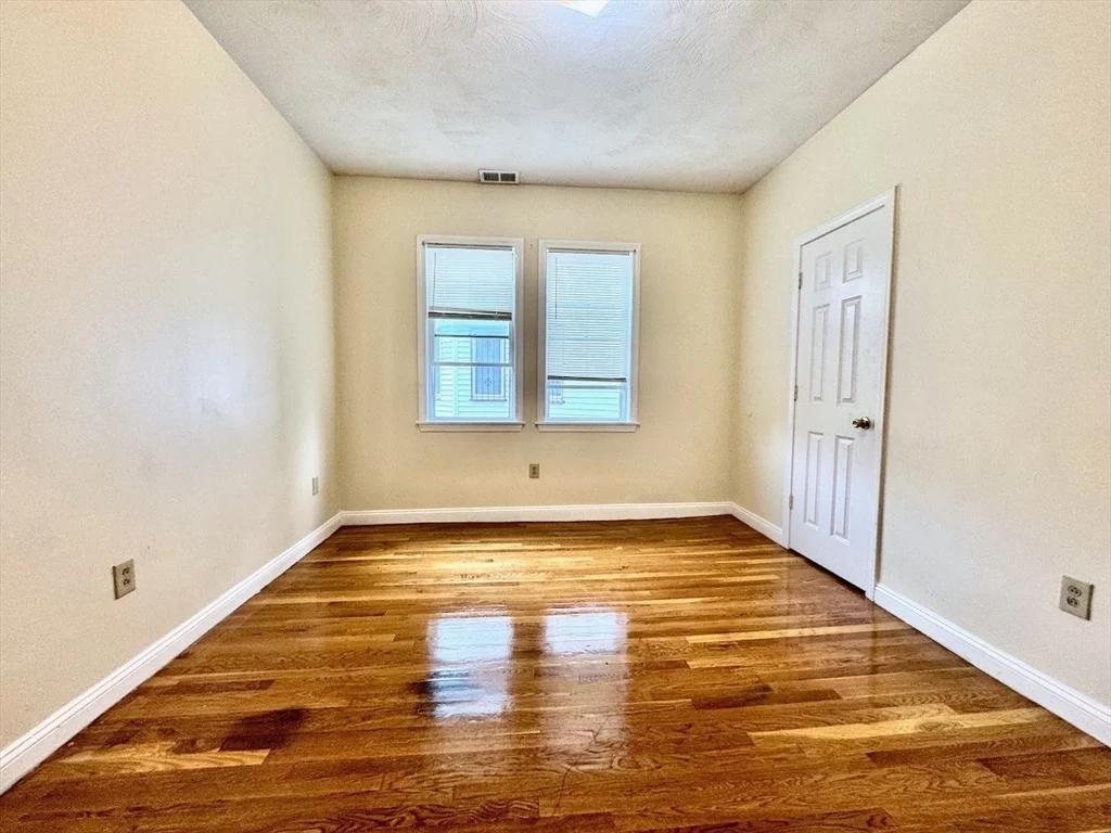 4 bed, 1 bath apartment for rent at 6 Calder St Unit 3, Dorchester — photo 10 of 23