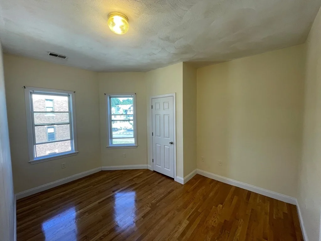 4 bed, 1 bath apartment for rent at 6 Calder St Unit 3, Dorchester — photo 19 of 23
