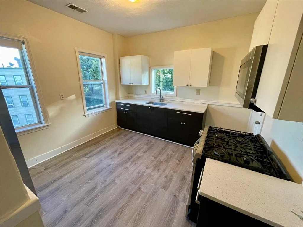 4 bed, 1 bath apartment for rent at 6 Calder St Unit 3, Dorchester — photo 4 of 23