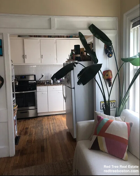 1 bed, 1 bath apartment for rent at 6 Cambridge Tr Unit 2R, Allston — photo 2 of 6