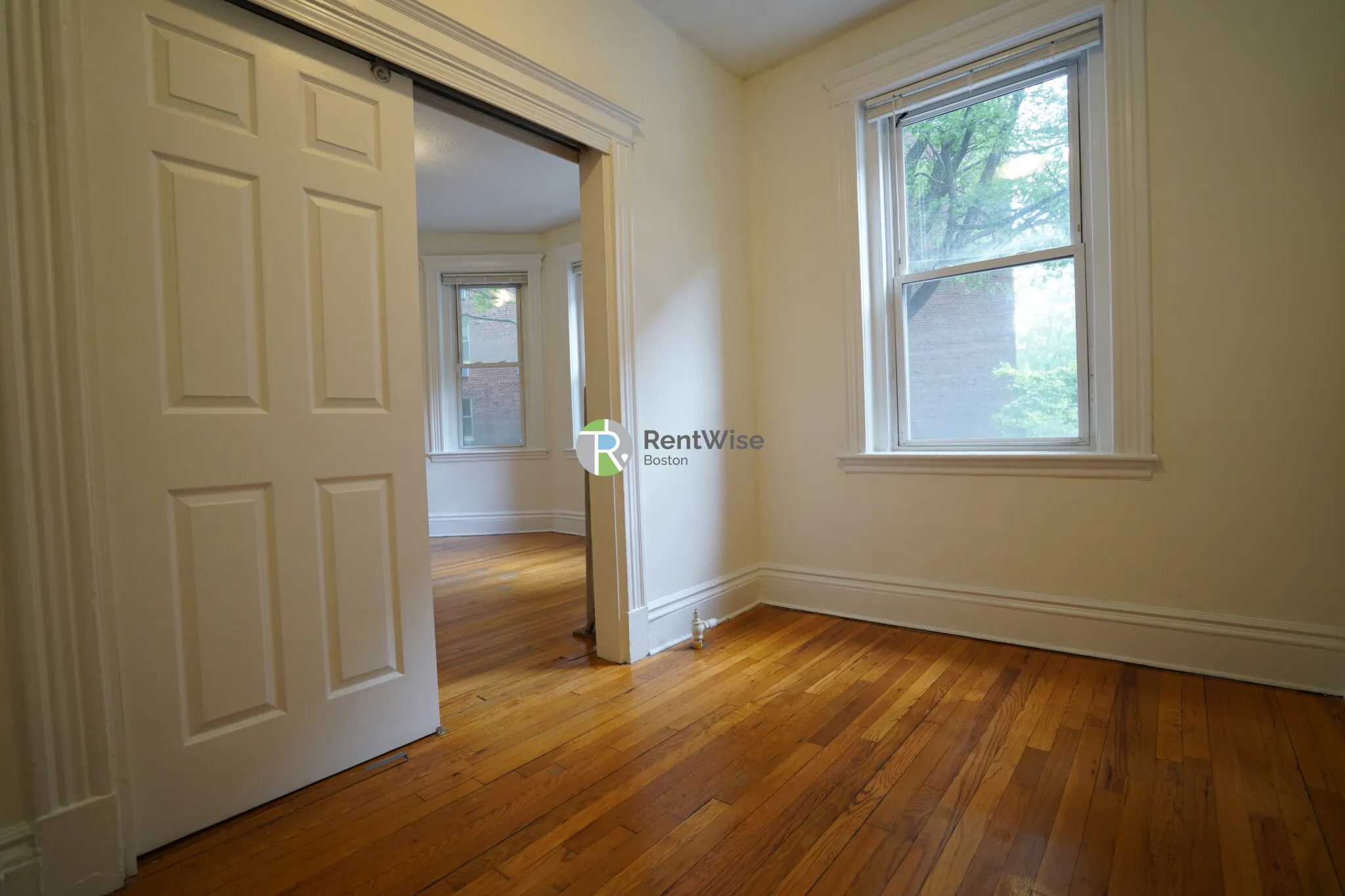 Studio bed, 1 bath apartment for rent at 6 Camelot Ct Unit 1, Brighton — photo 7 of 15