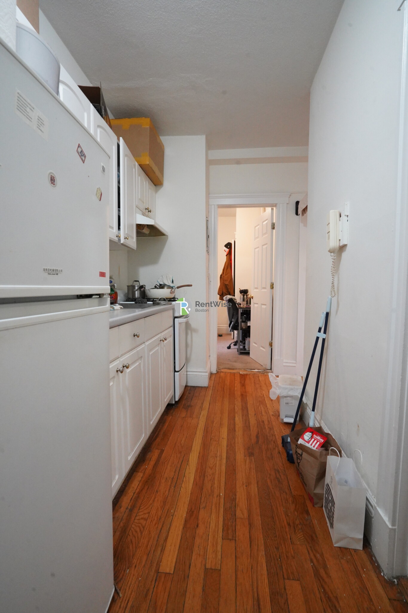 2 bed, 1 bath apartment for rent at 6 Camelot Ct Unit 12, Brighton — photo 11 of 32