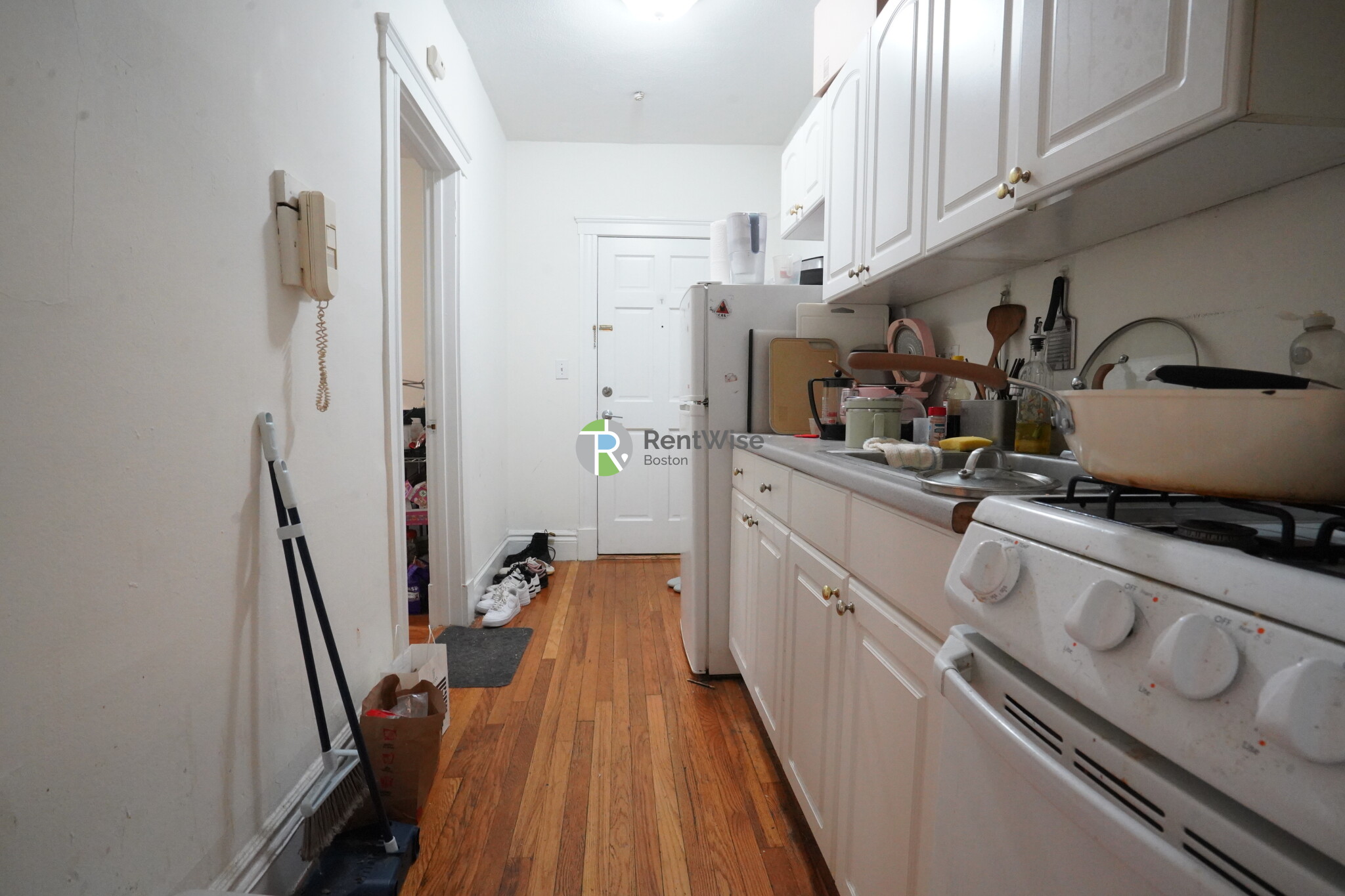 2 bed, 1 bath apartment for rent at 6 Camelot Ct Unit 12, Brighton — photo 10 of 32