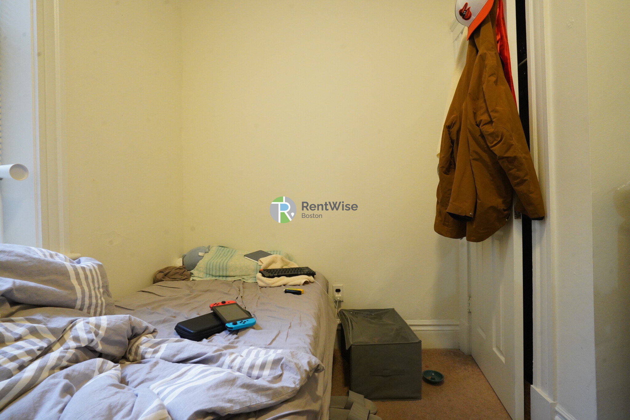 2 bed, 1 bath apartment for rent at 6 Camelot Ct Unit 12, Brighton — photo 6 of 32