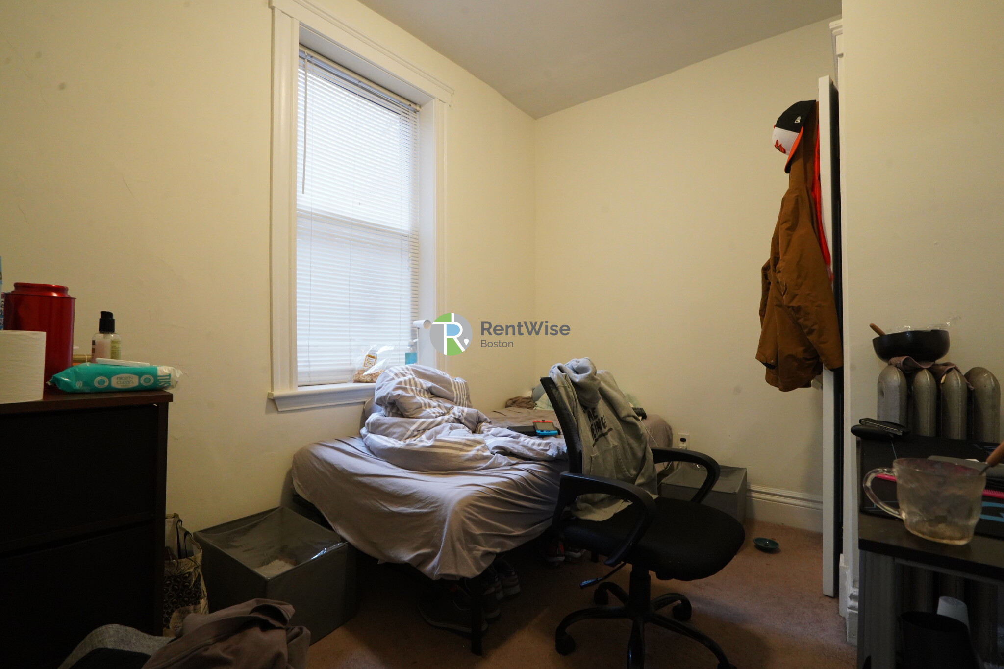 2 bed, 1 bath apartment for rent at 6 Camelot Ct Unit 12, Brighton — photo 5 of 32