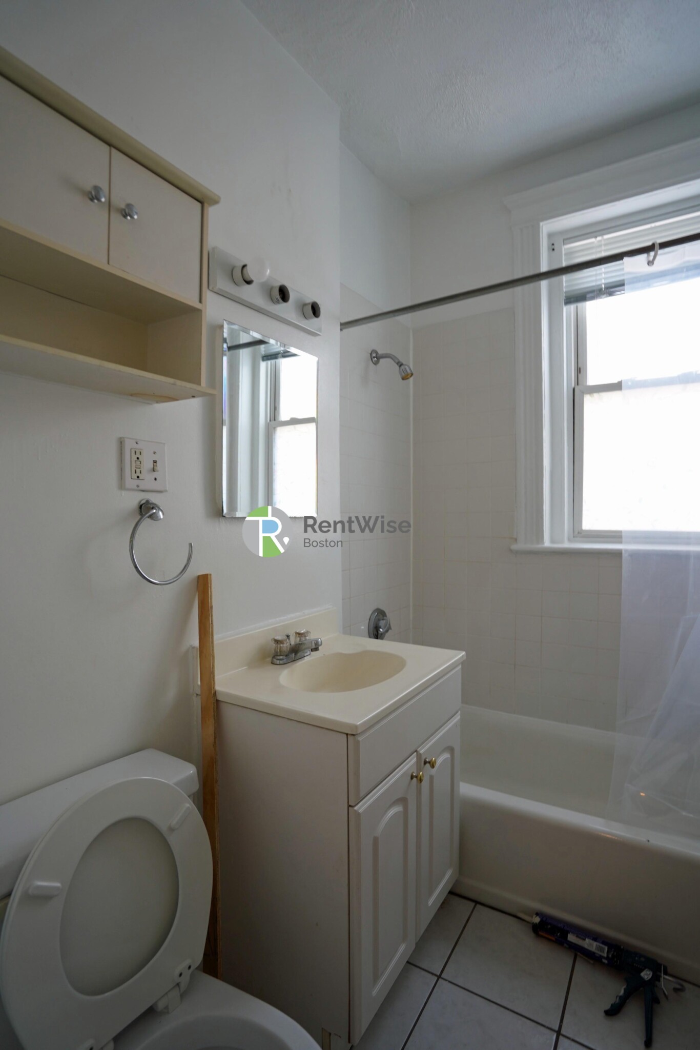 Studio bed, 1 bath apartment for rent at 6 Camelot Ct Unit 16, Brighton — photo 10 of 21