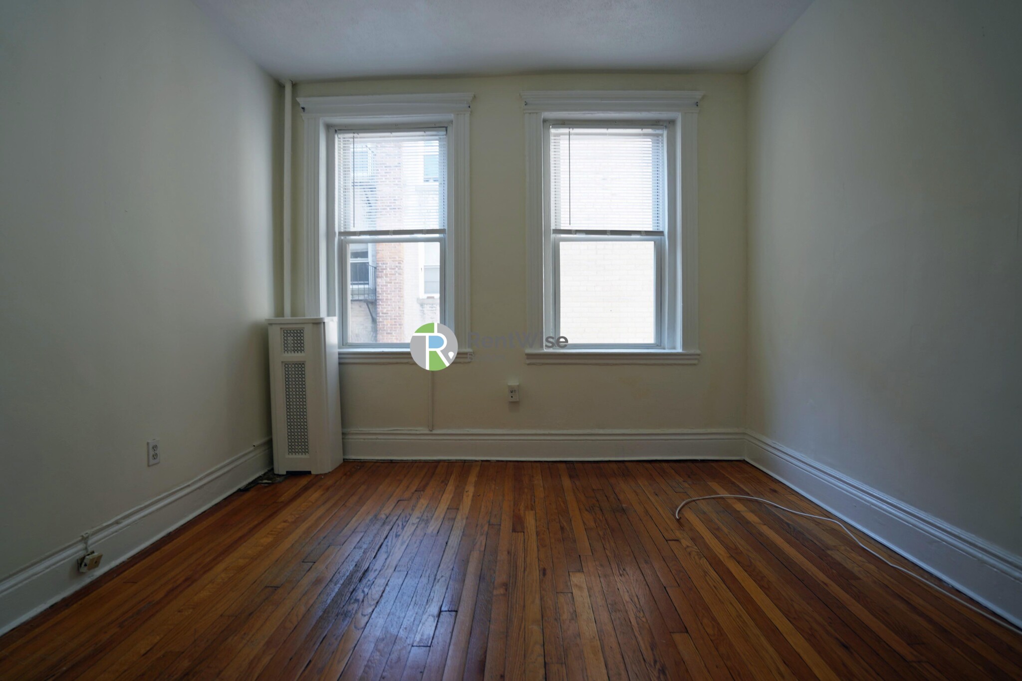 Studio bed, 1 bath apartment for rent at 6 Camelot Ct Unit 16, Brighton — photo 2 of 21