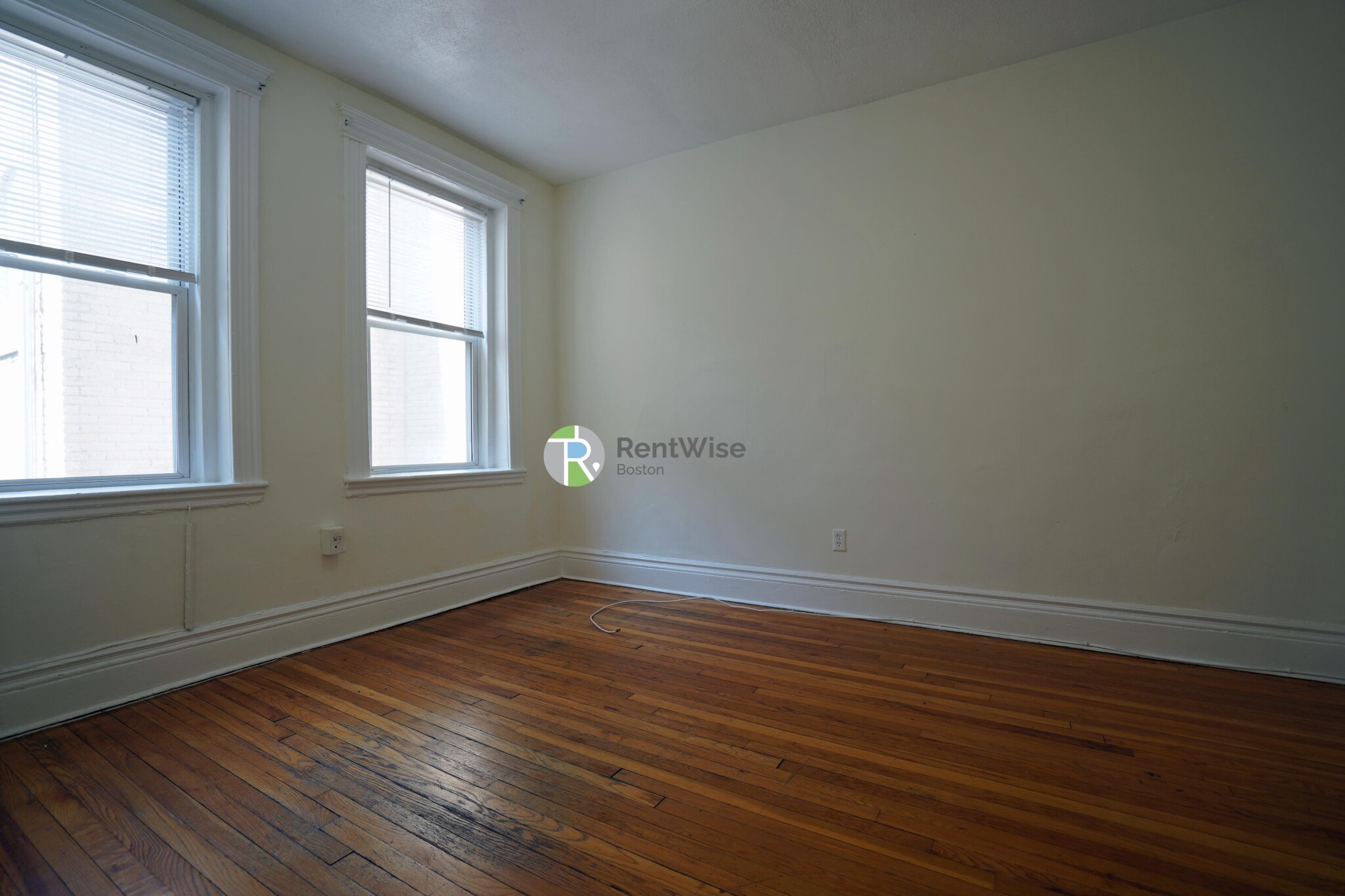 Studio bed, 1 bath apartment for rent at 6 Camelot Ct Unit 16, Brighton — photo 1 of 21