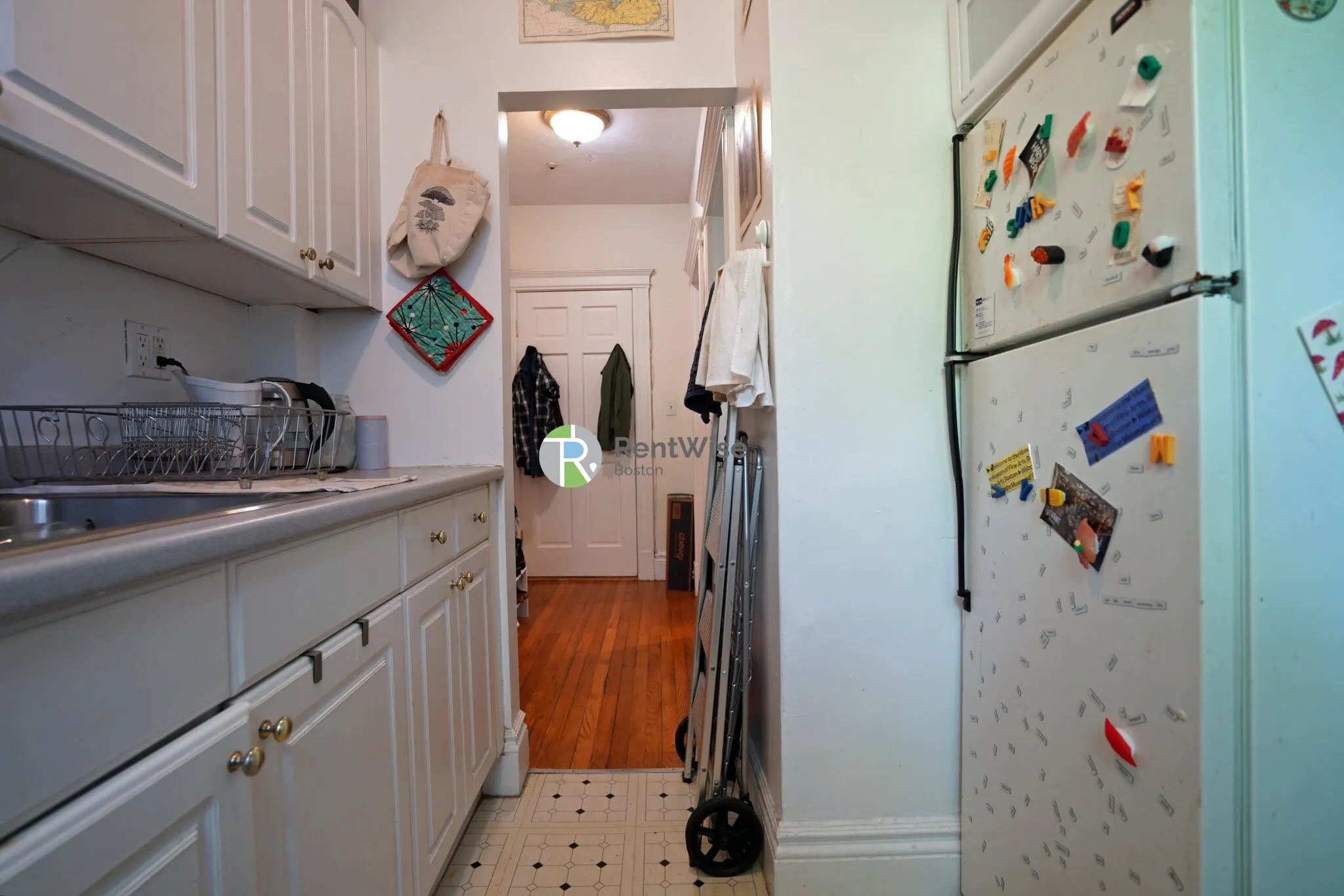 1 bed, 1 bath apartment for rent at 6 Camelot Ct Unit 17, Brighton — photo 8 of 21