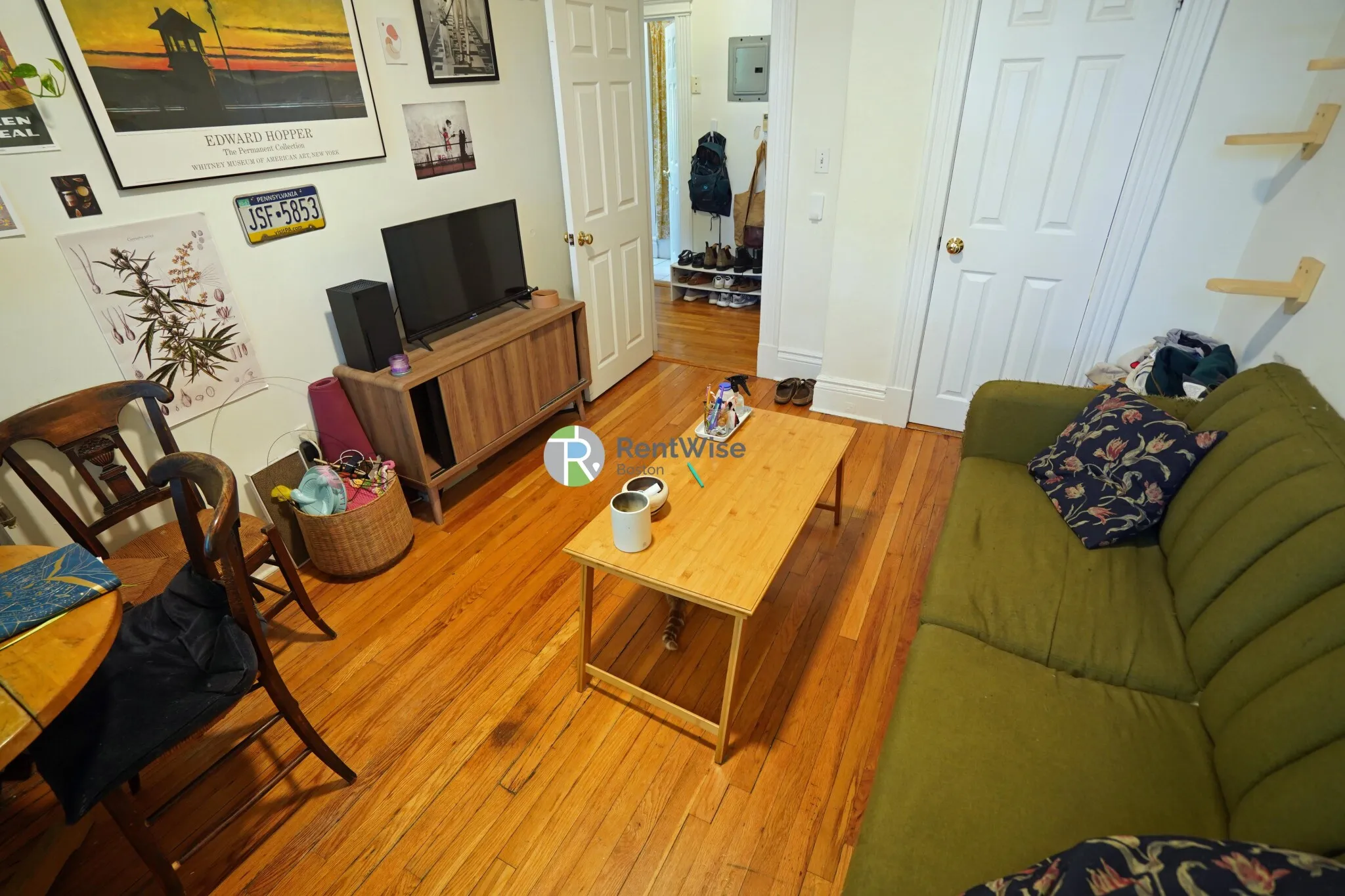 1 bed, 1 bath apartment for rent at 6 Camelot Ct Unit 17, Brighton — photo 4 of 21