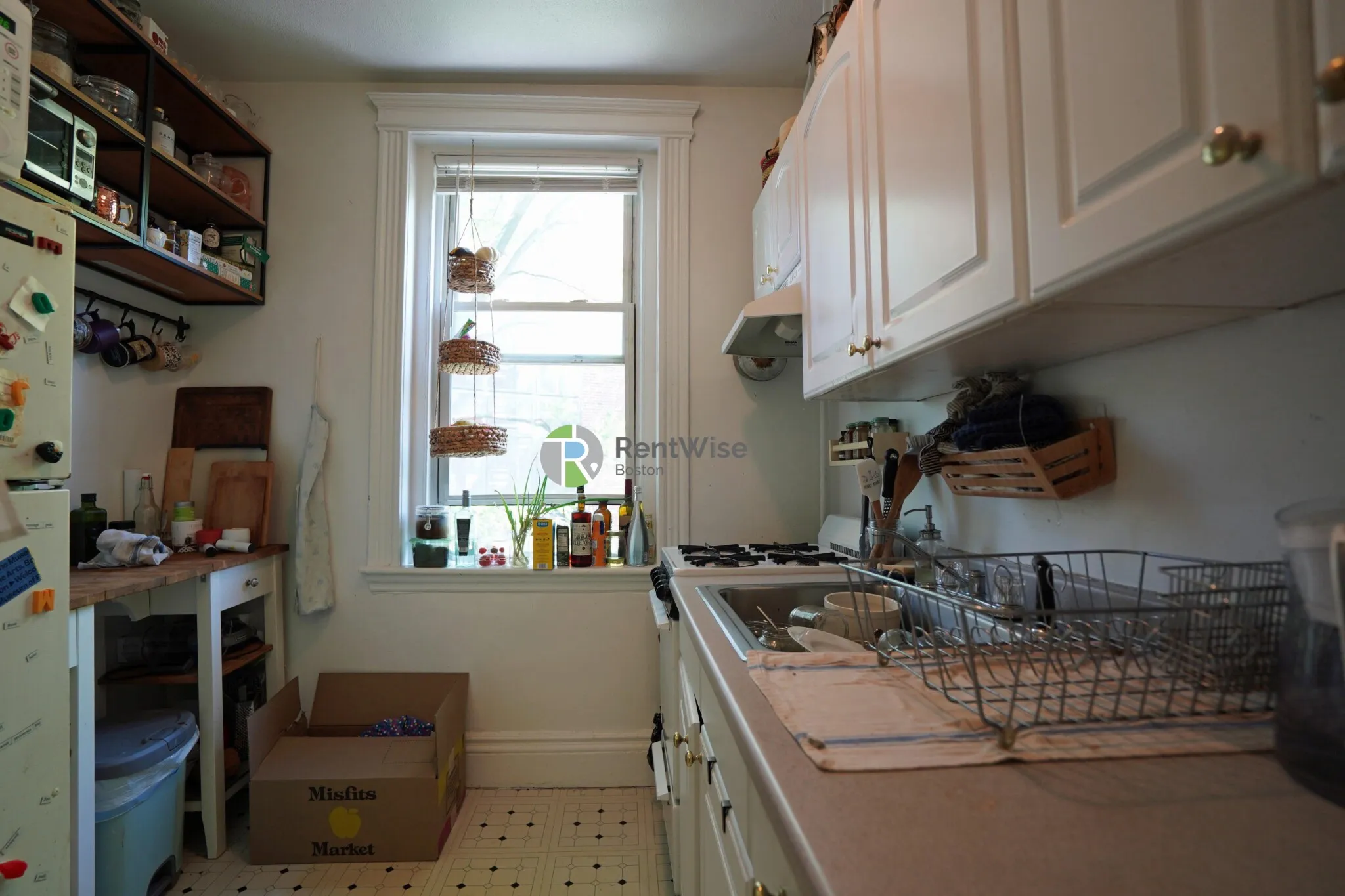 1 bed, 1 bath apartment for rent at 6 Camelot Ct Unit 17, Brighton — photo 5 of 21