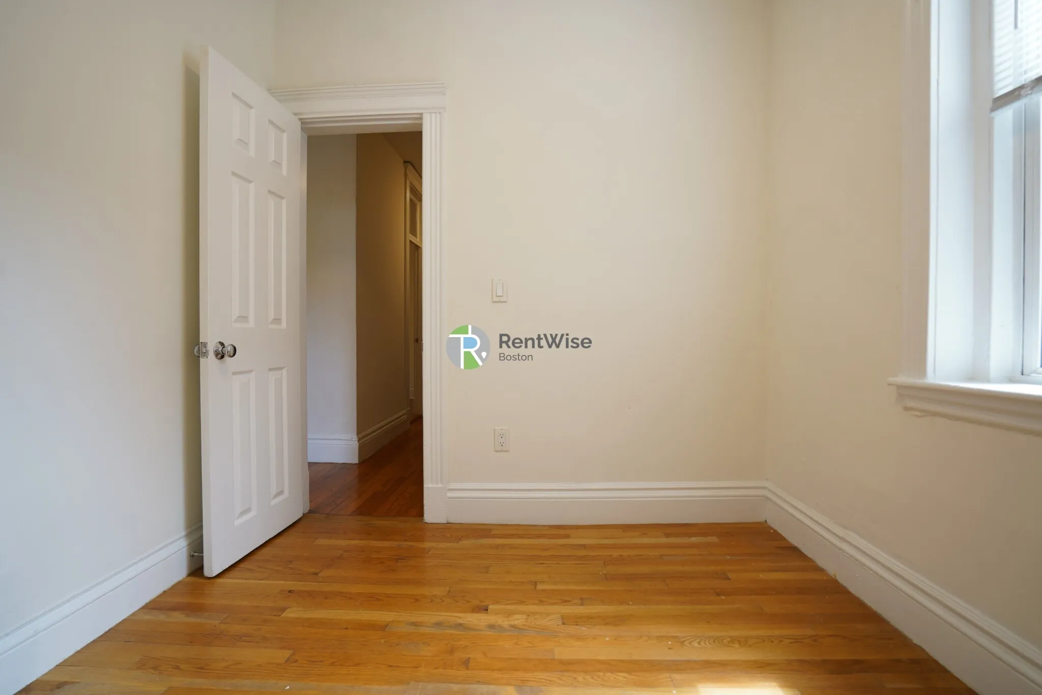 2 bed, 1 bath apartment for rent at 6 Camelot Ct Unit 18, Brighton — photo 11 of 15