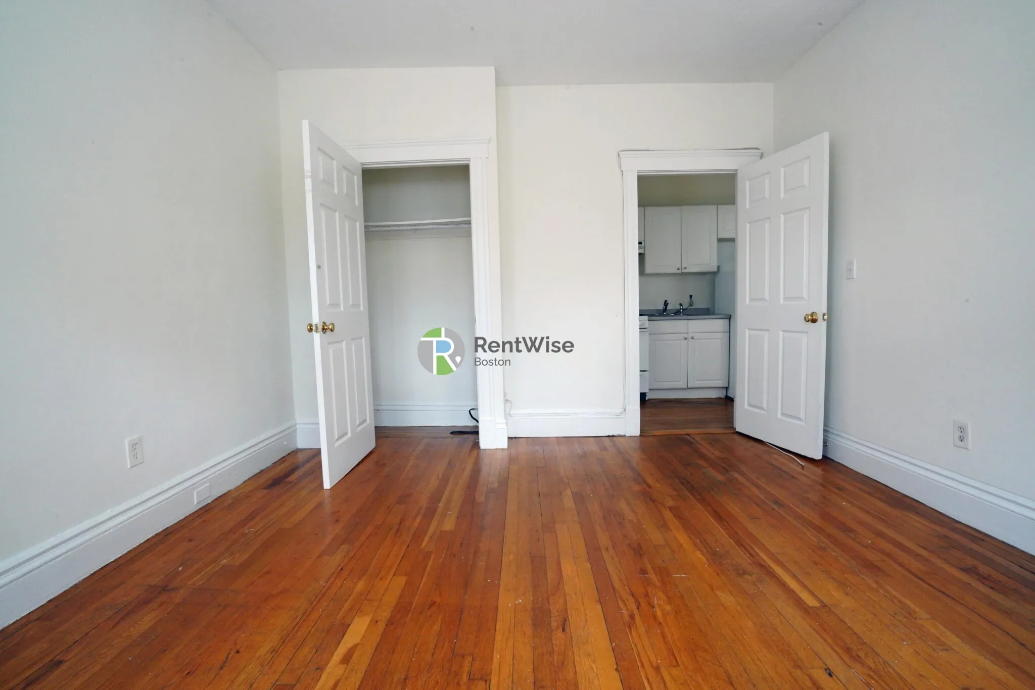 2 bed, 1 bath apartment for rent at 6 Camelot Ct Unit 20, Brighton — photo 3 of 17