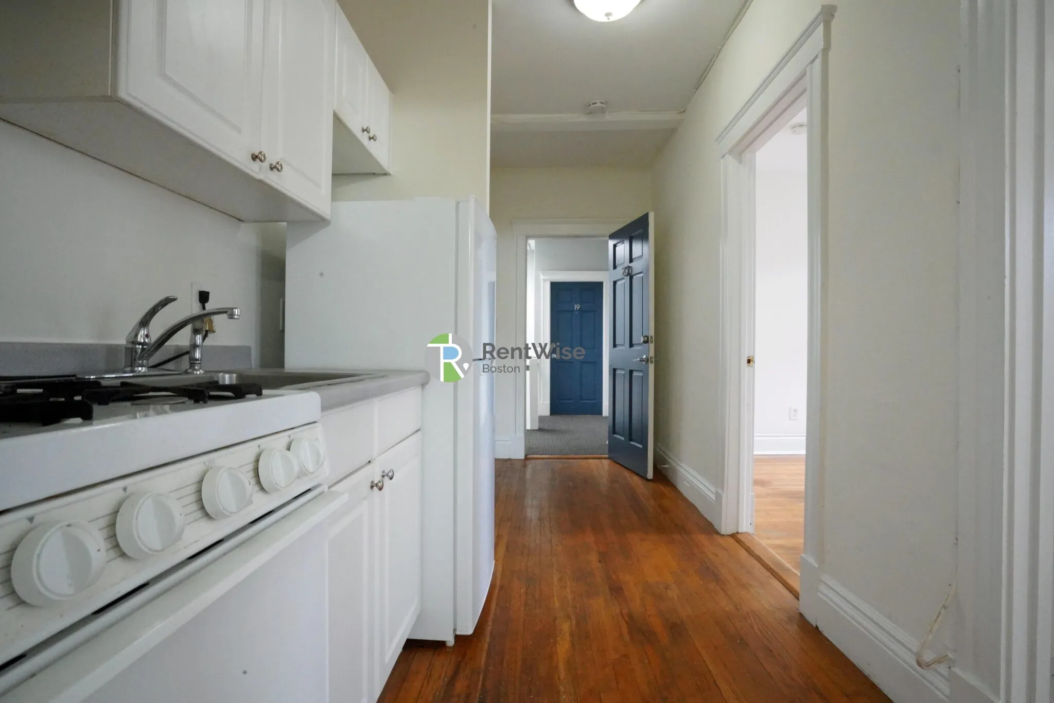 2 bed, 1 bath apartment for rent at 6 Camelot Ct Unit 20, Brighton — photo 5 of 17