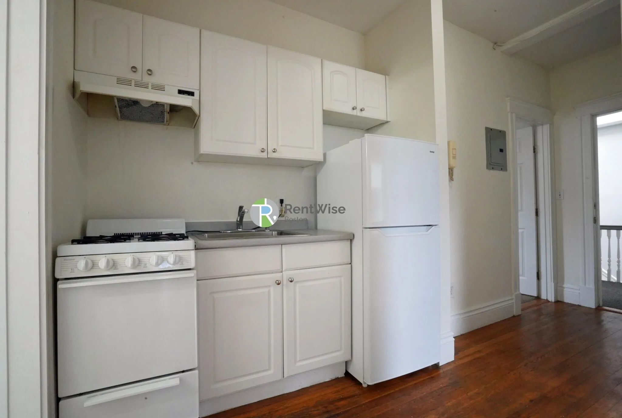 2 bed, 1 bath apartment for rent at 6 Camelot Ct Unit 20, Brighton — photo 4 of 17