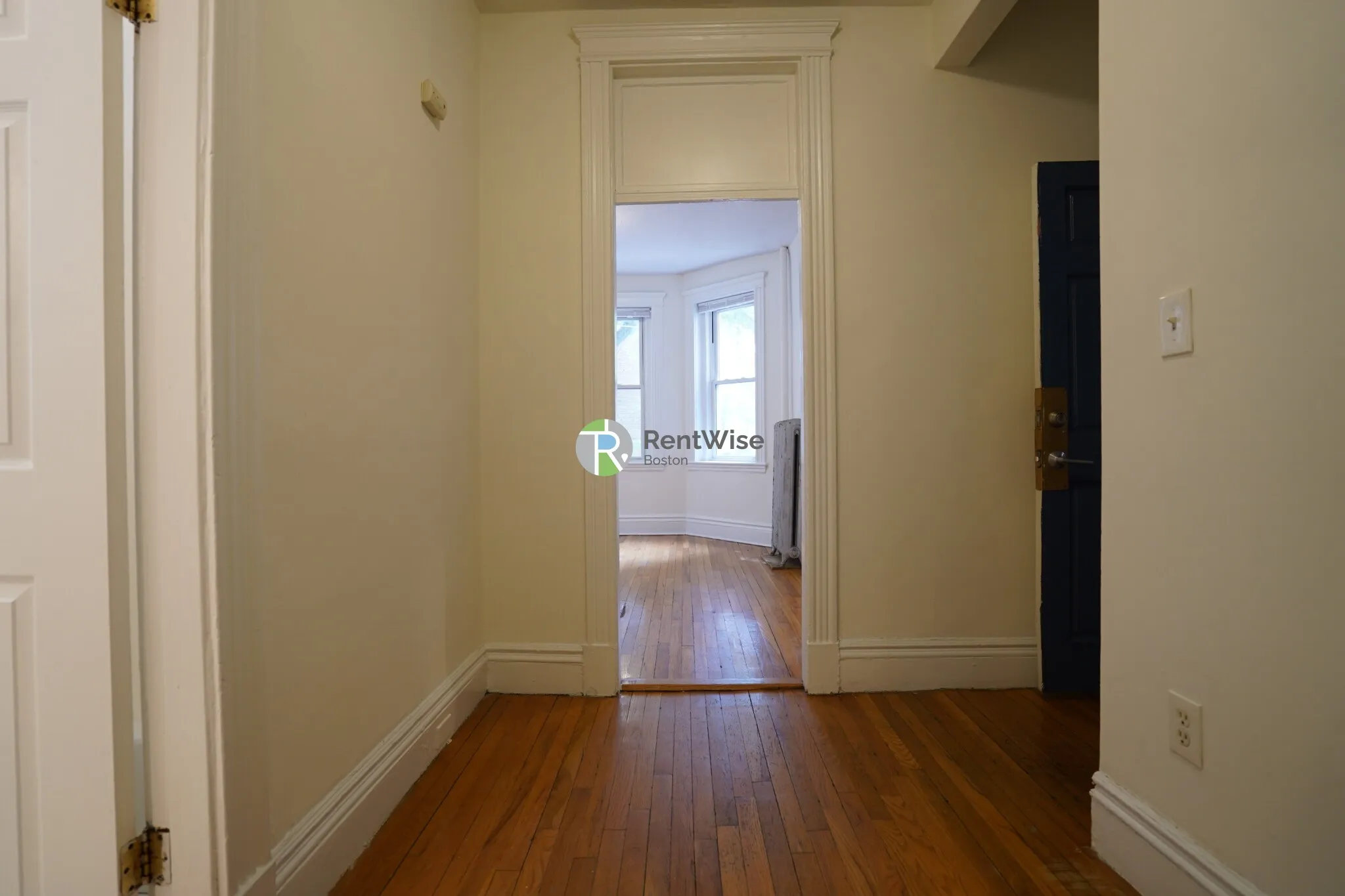 Studio bed, 1 bath apartment for rent at 6 Camelot Ct Unit 6-1, Brighton — photo 15 of 29