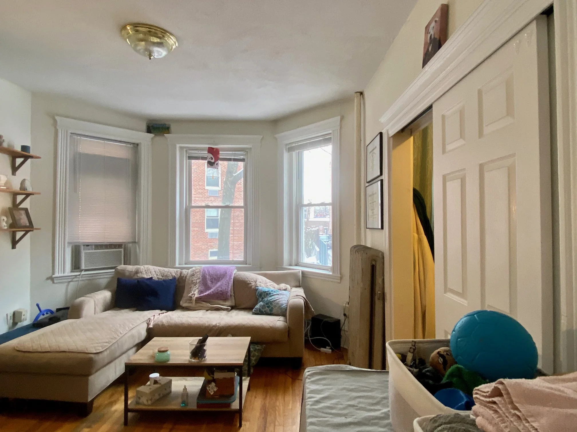 Studio bed, 1 bath apartment for rent at 6 Camelot Ct Unit 6-1, Brighton — photo 1 of 29