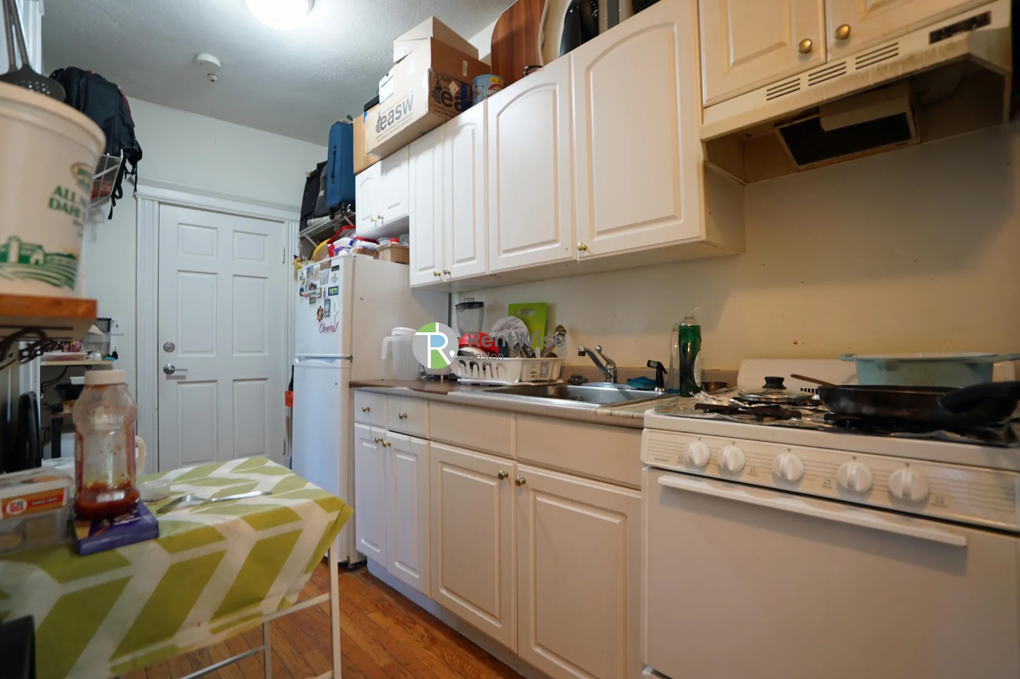 2 split bed, 1 bath apartment for rent at 6 Camelot Ct Unit 6, Brighton — photo 8 of 16