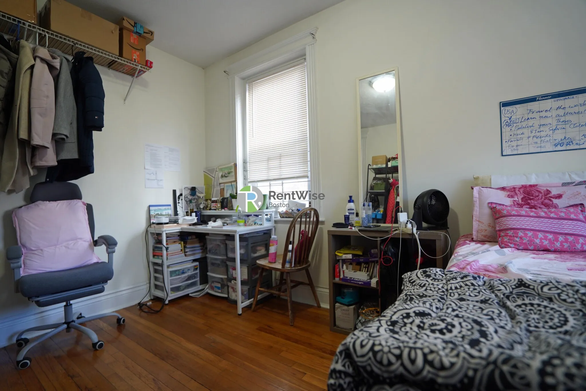 2 split bed, 1 bath apartment for rent at 6 Camelot Ct Unit 6, Brighton — photo 2 of 16