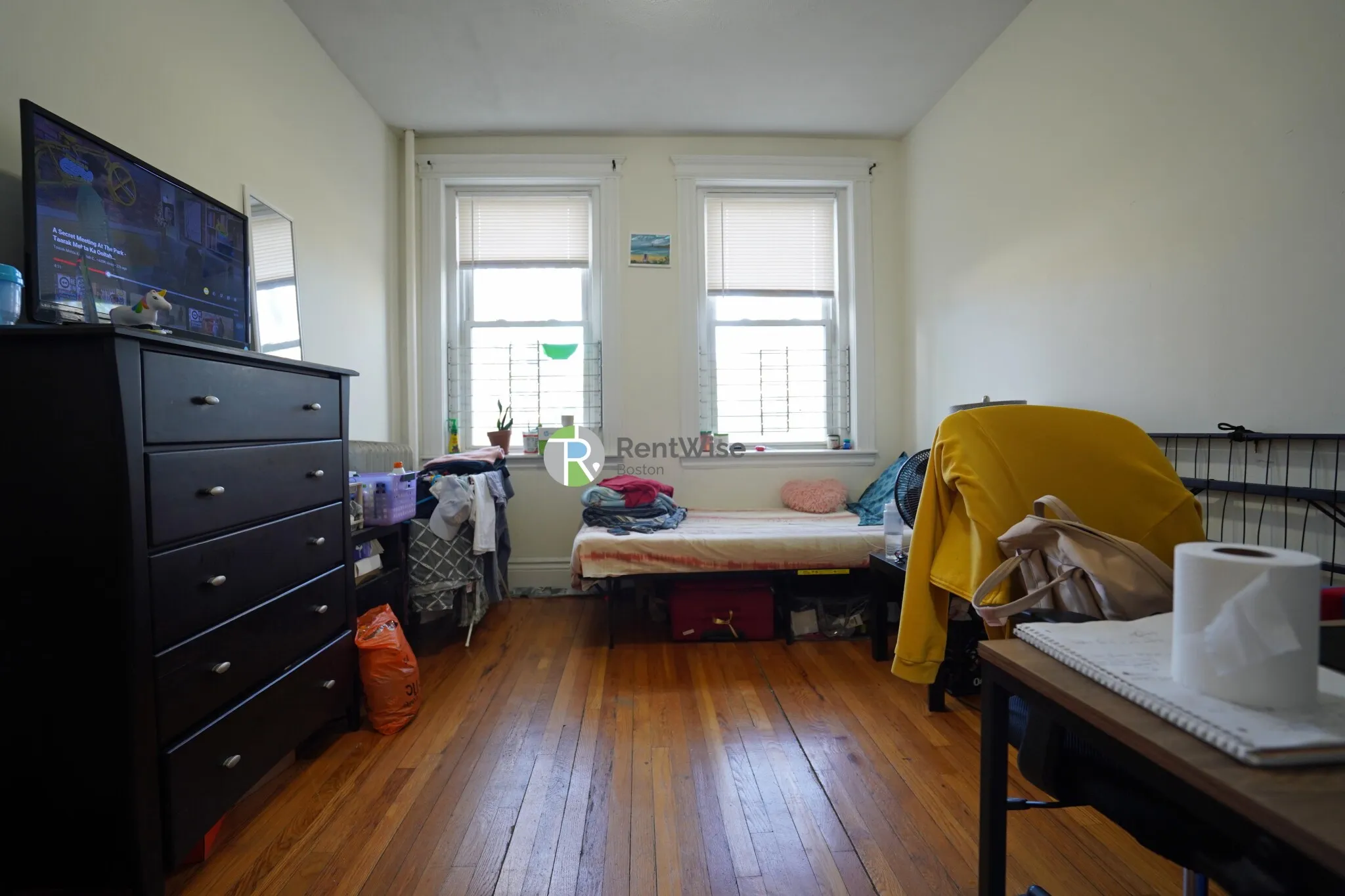 2 split bed, 1 bath apartment for rent at 6 Camelot Ct Unit 6, Brighton — photo 10 of 16