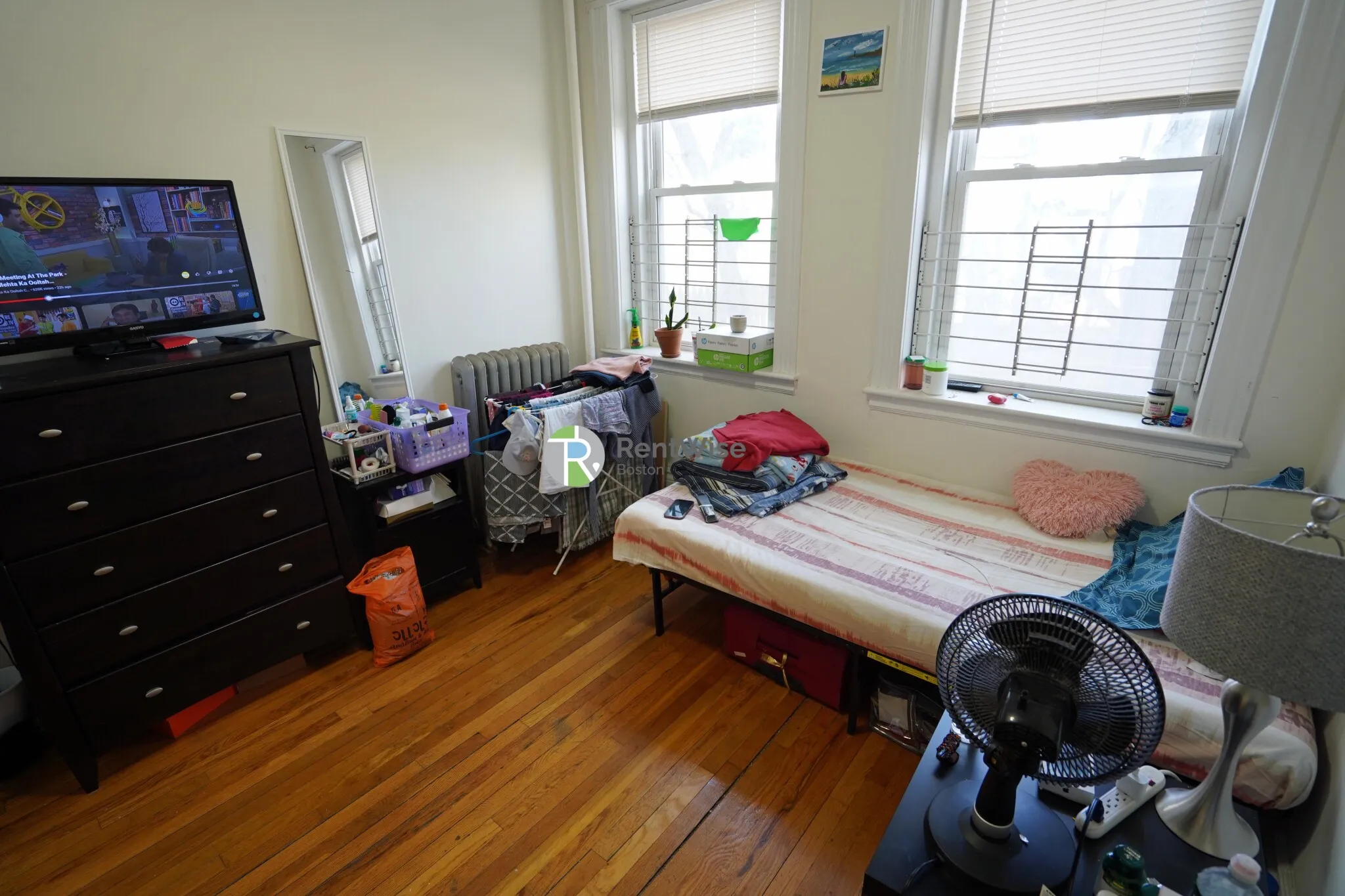 2 split bed, 1 bath apartment for rent at 6 Camelot Ct Unit 6, Brighton — photo 13 of 16