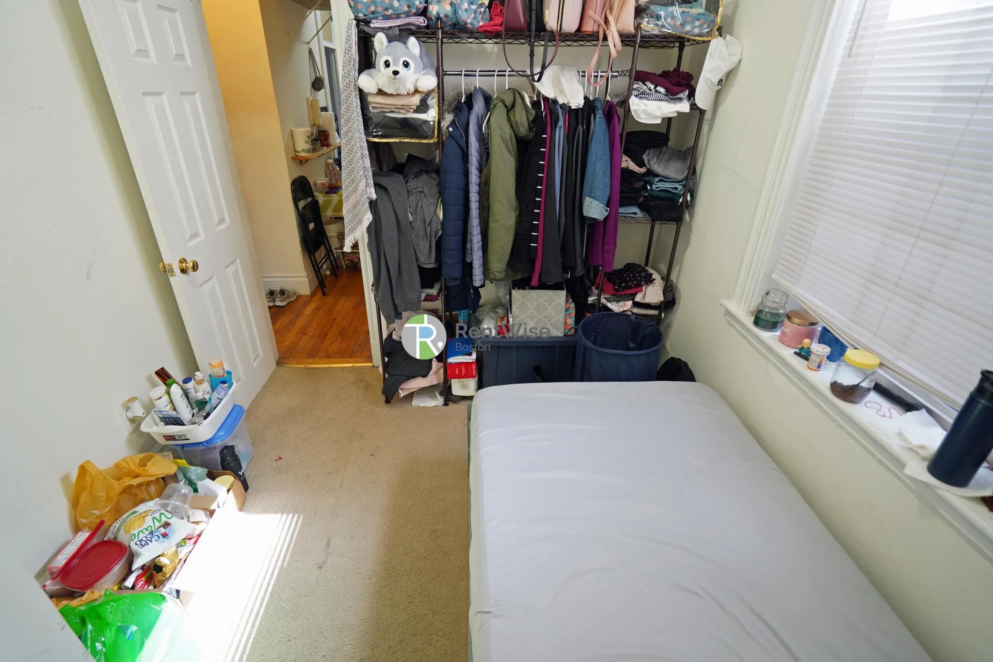 2 split bed, 1 bath apartment for rent at 6 Camelot Ct Unit 6, Brighton — photo 5 of 16