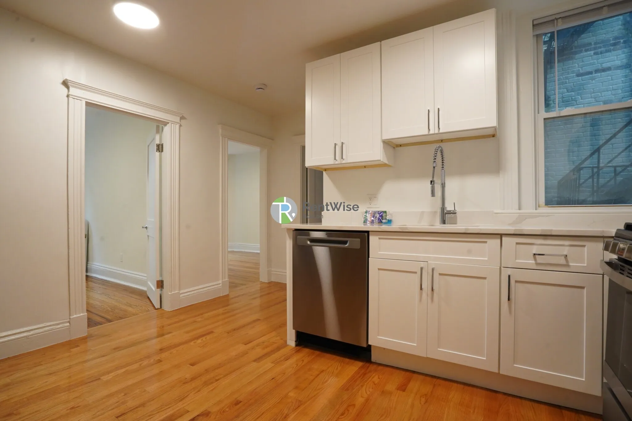 1 bed, 1 bath apartment for rent at 6 Camelot Ct Unit 8, Brighton — photo 5 of 16