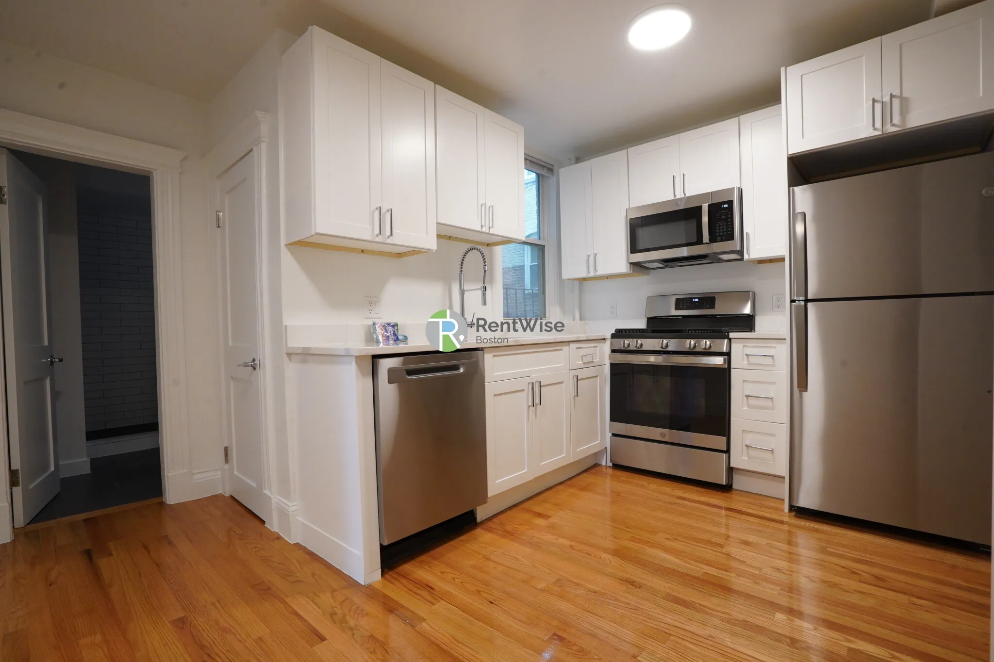 1 bed, 1 bath apartment for rent at 6 Camelot Ct Unit 8, Brighton — photo 1 of 16