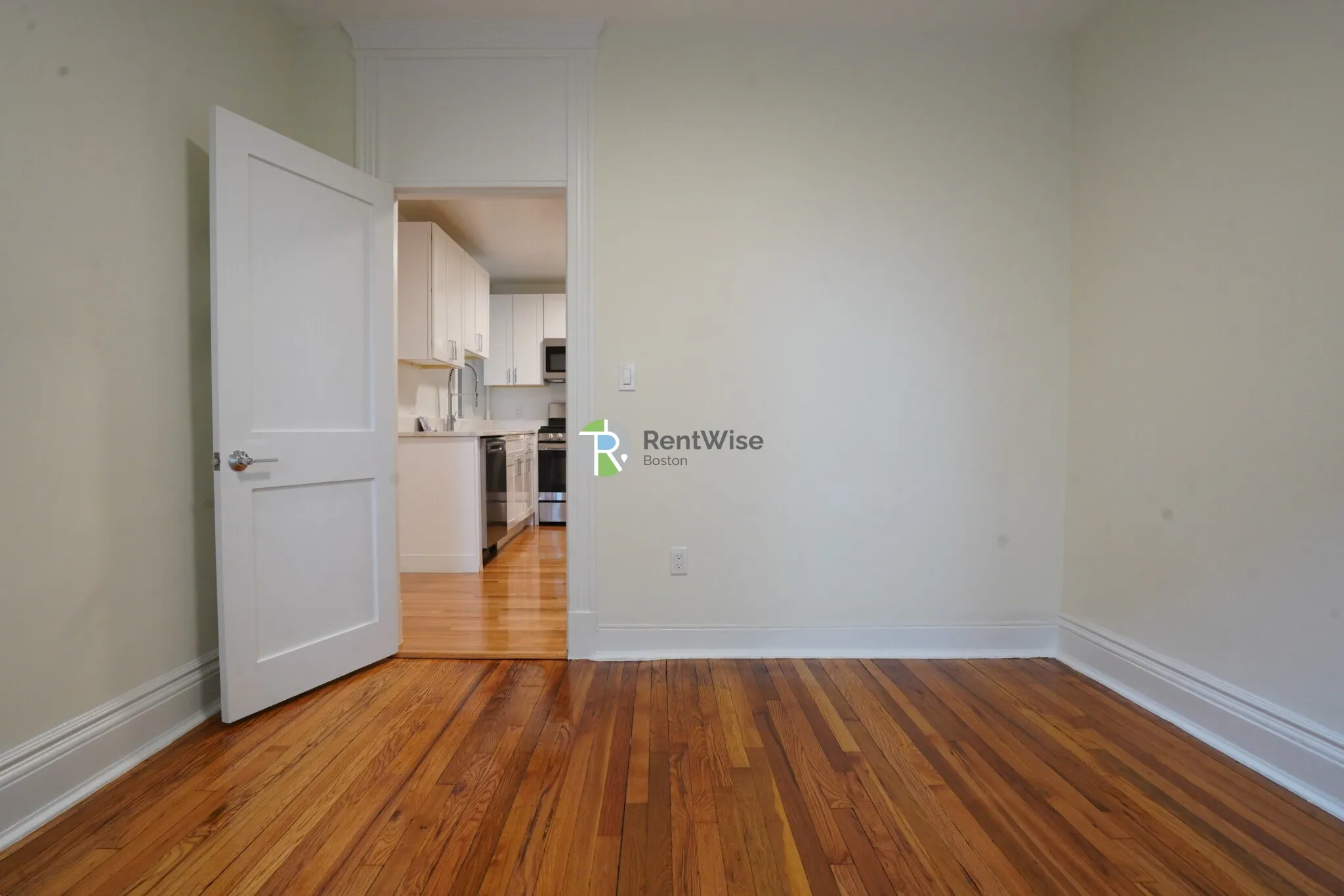 1 bed, 1 bath apartment for rent at 6 Camelot Ct Unit 8, Brighton — photo 13 of 16