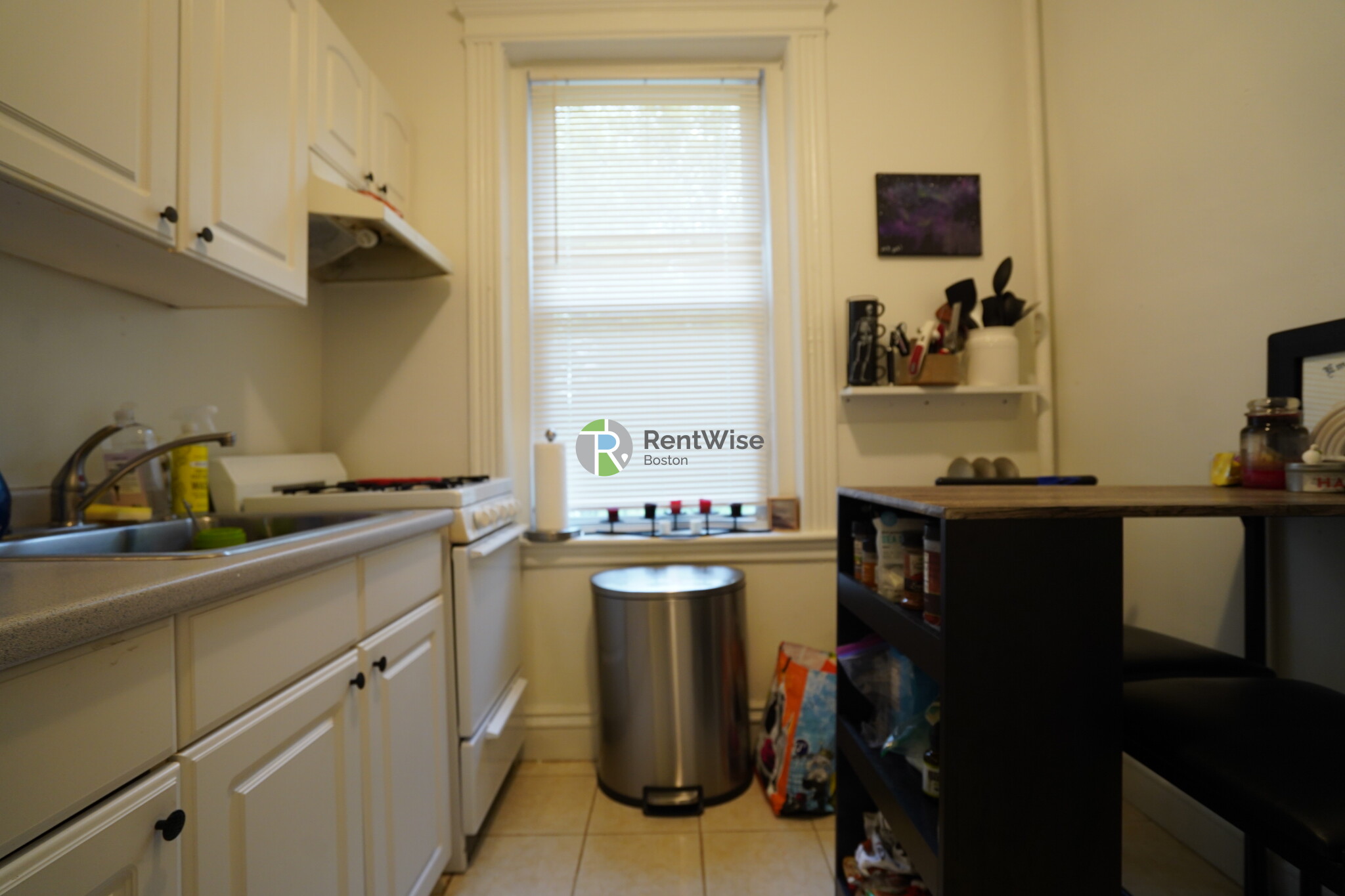 1 bed, 1 bath apartment for rent at 6 Camelot Ct Unit 9, Brighton — photo 6 of 12