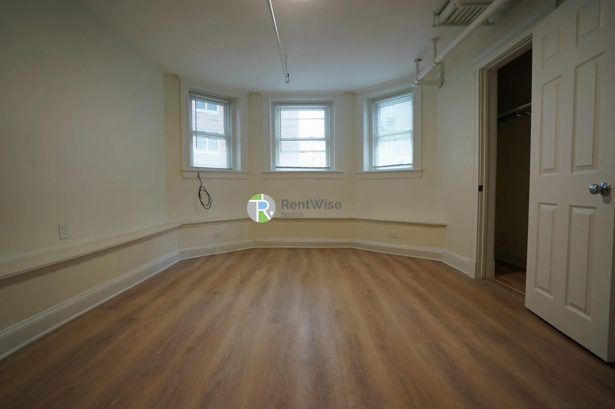 2 bed, 1 bath apartment for rent at 6 Camelot Ct Unit A, Brighton — photo 1 of 19