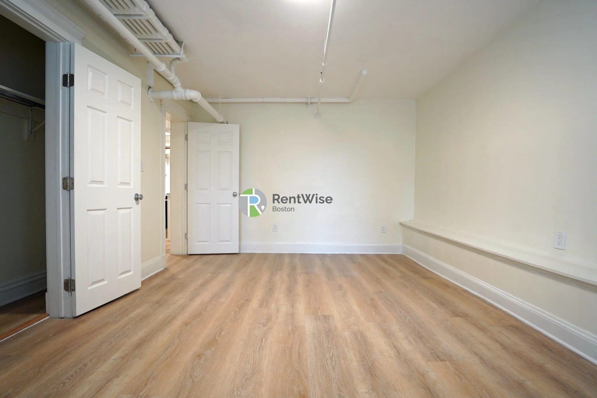 2 bed, 1 bath apartment for rent at 6 Camelot Ct Unit A, Brighton — photo 2 of 19