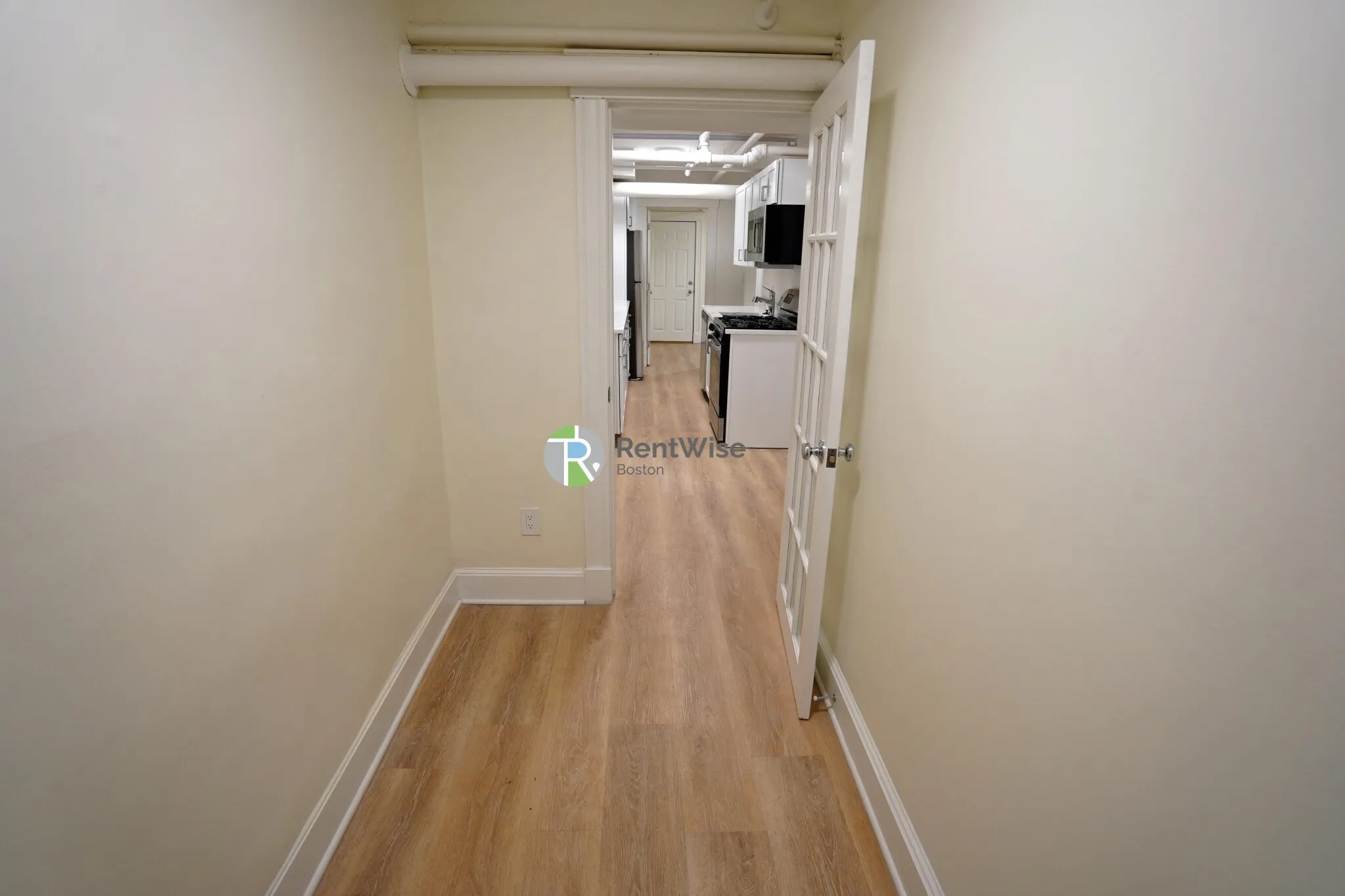 2 bed, 1 bath apartment for rent at 6 Camelot Ct Unit A, Brighton — photo 16 of 19