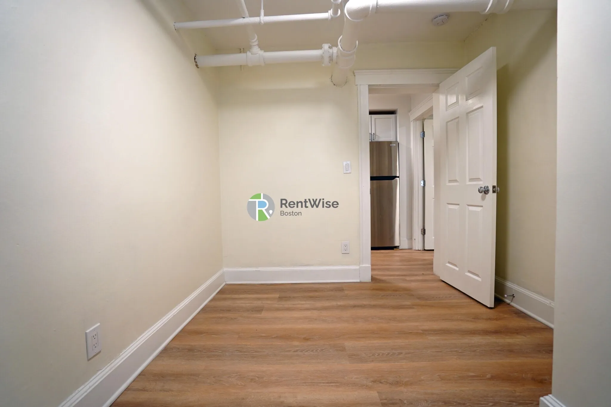 2 bed, 1 bath apartment for rent at 6 Camelot Ct Unit A, Brighton — photo 14 of 19