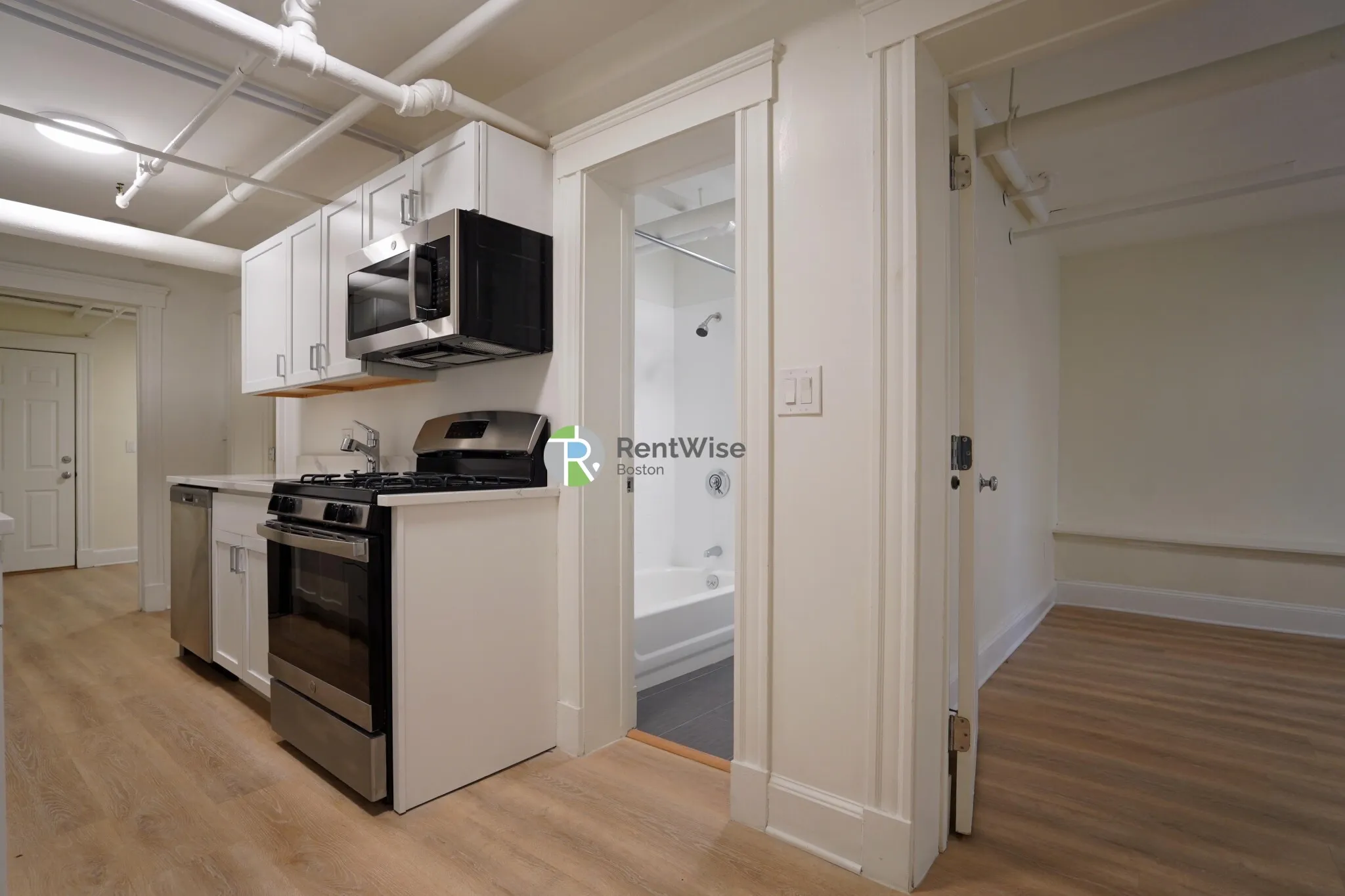 2 bed, 1 bath apartment for rent at 6 Camelot Ct Unit A, Brighton — photo 3 of 19
