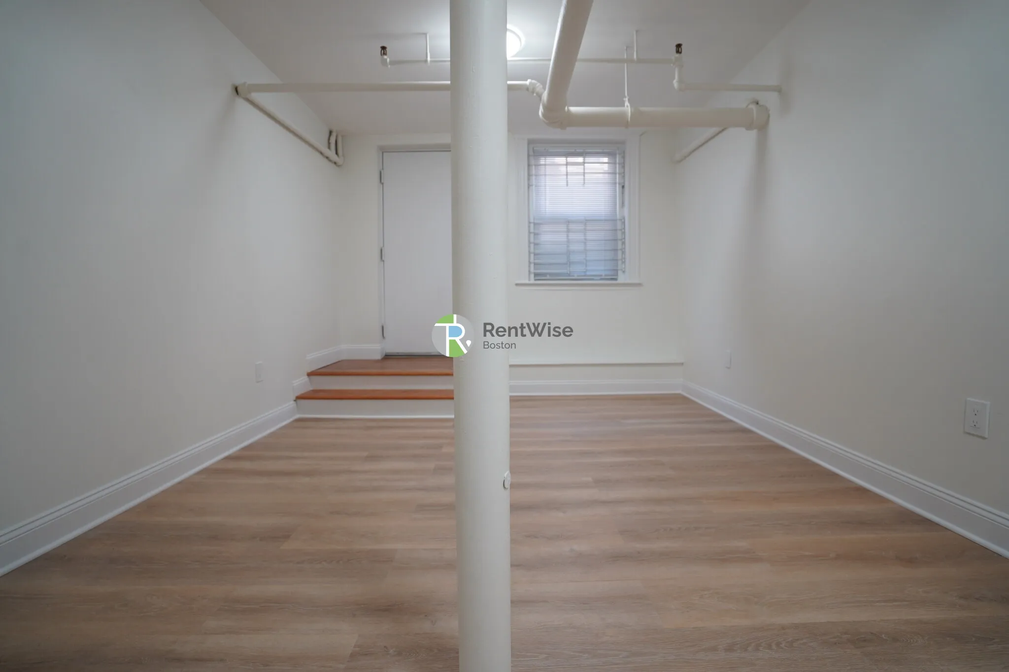 2 bed, 1 bath apartment for rent at 6 Camelot Ct Unit B, Brighton — photo 4 of 22