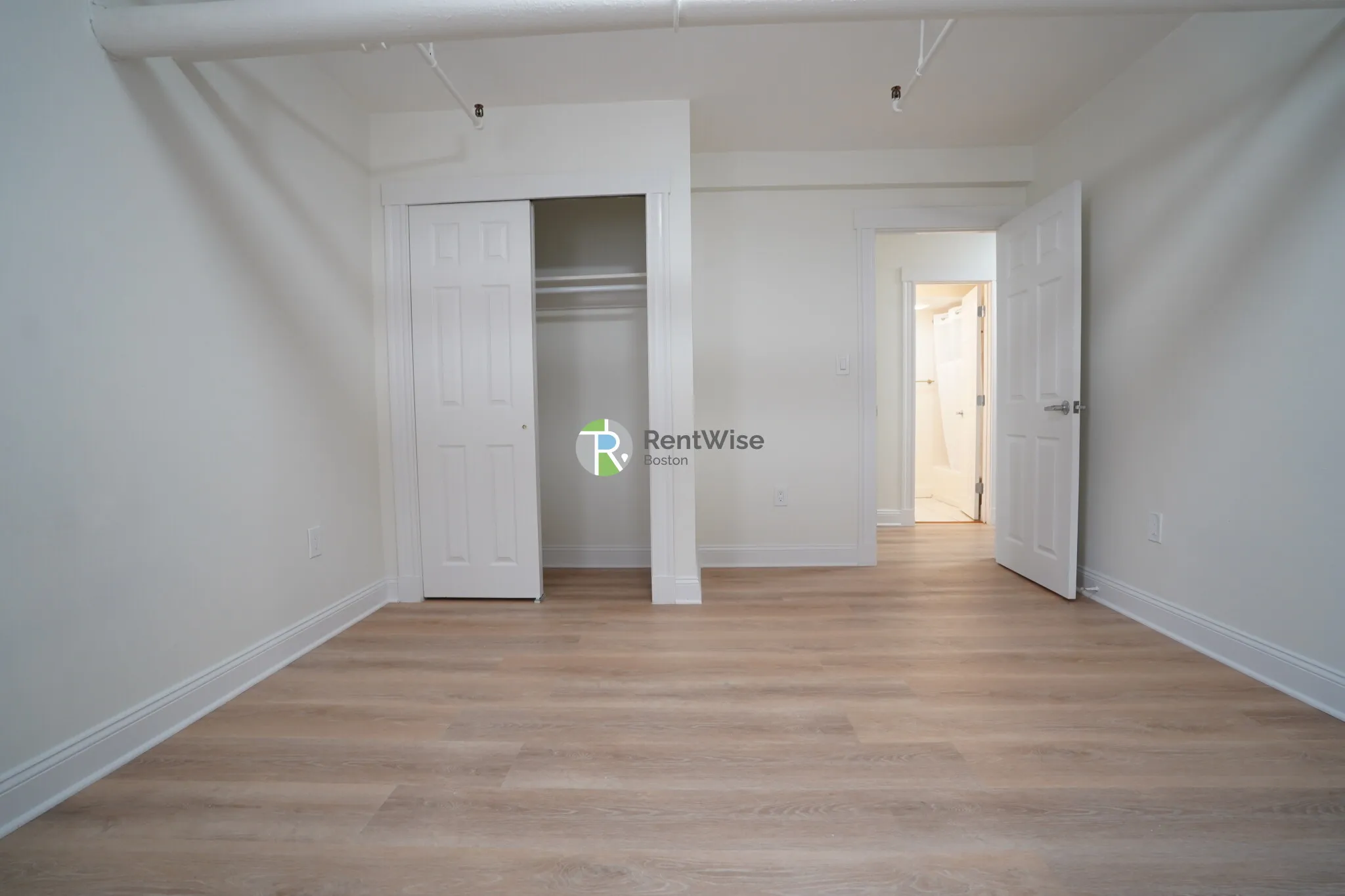 2 bed, 1 bath apartment for rent at 6 Camelot Ct Unit B, Brighton — photo 8 of 22