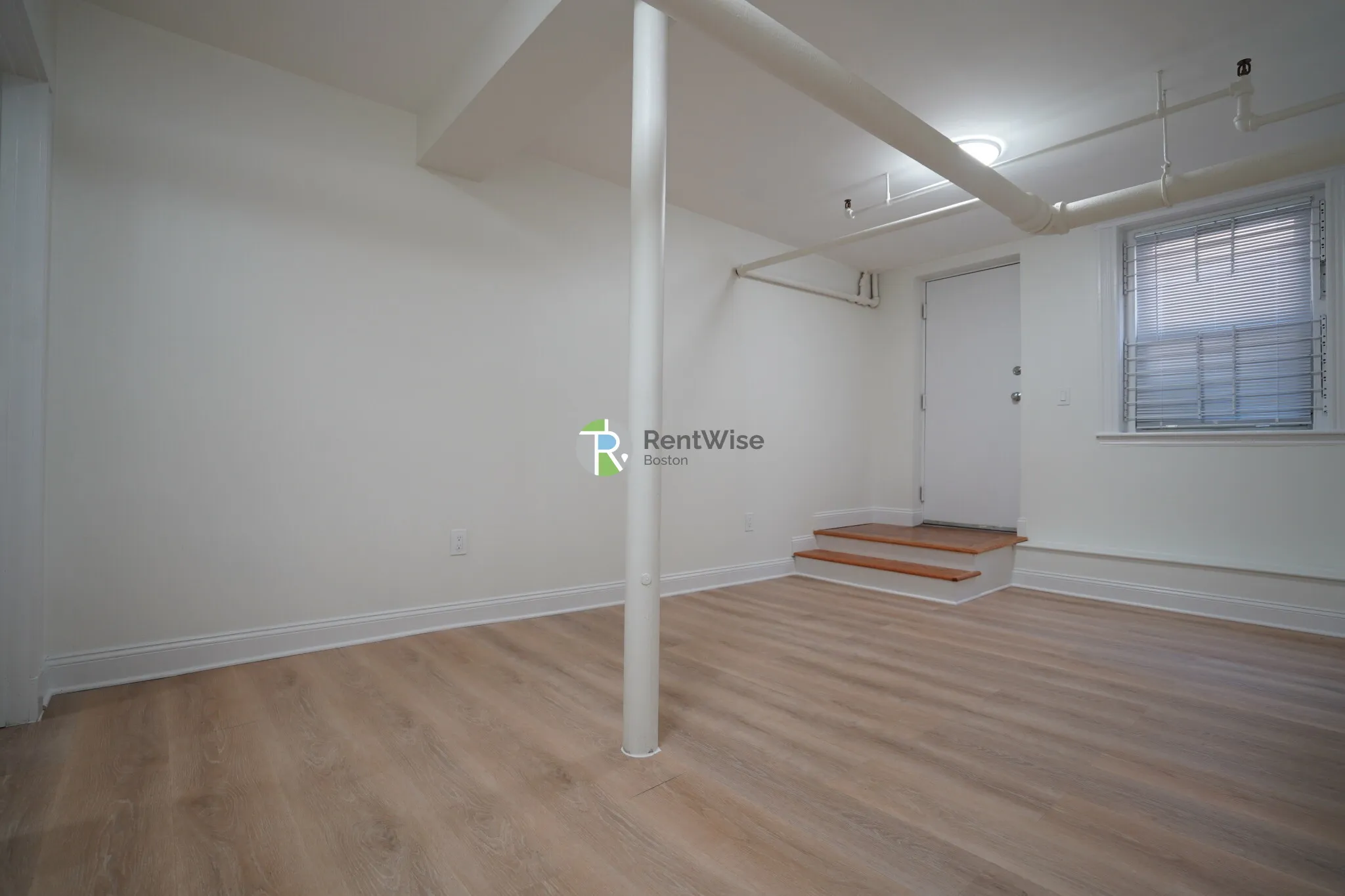 2 bed, 1 bath apartment for rent at 6 Camelot Ct Unit B, Brighton — photo 5 of 22