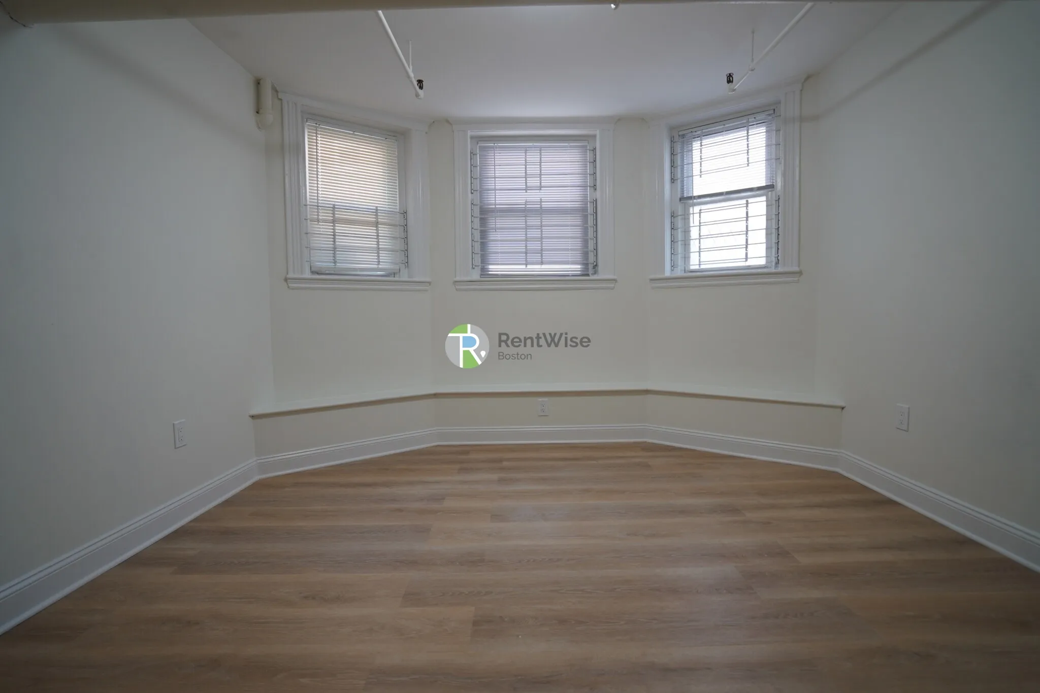 2 bed, 1 bath apartment for rent at 6 Camelot Ct Unit B, Brighton — photo 7 of 22