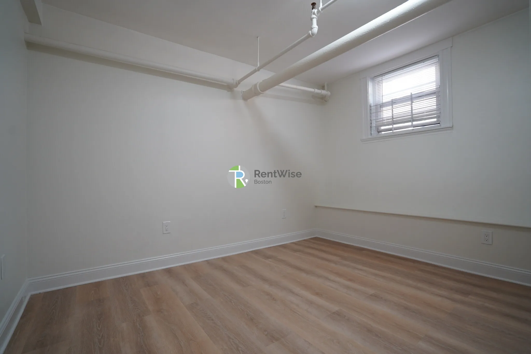2 bed, 1 bath apartment for rent at 6 Camelot Ct Unit B, Brighton — photo 15 of 22