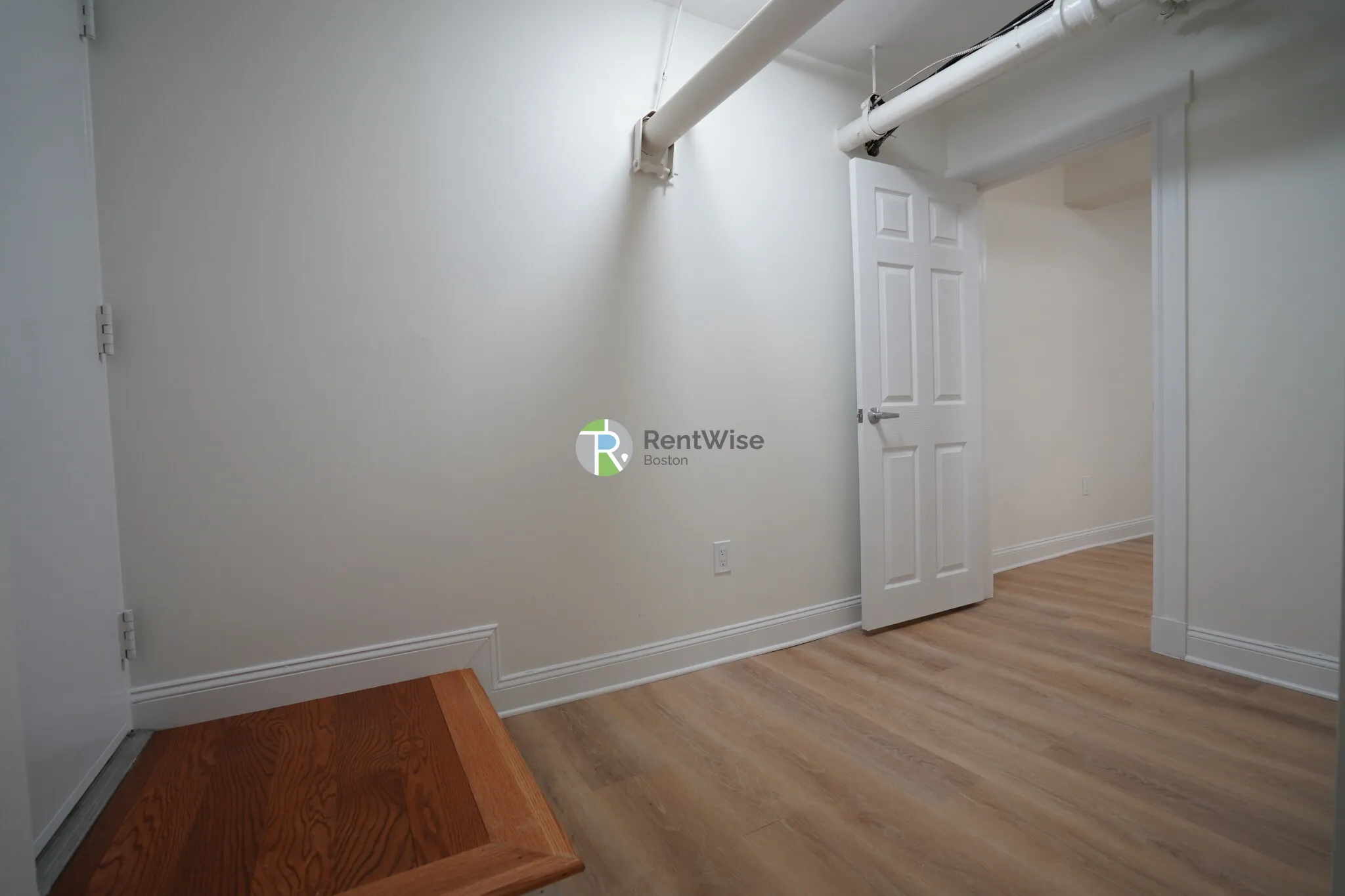 2 bed, 1 bath apartment for rent at 6 Camelot Ct Unit B, Brighton — photo 18 of 22