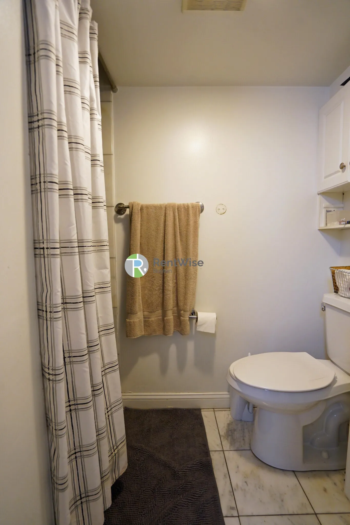 3 bed, 2 bath apartment for rent at 6 Camelot Ct Unit C, Brighton — photo 15 of 18