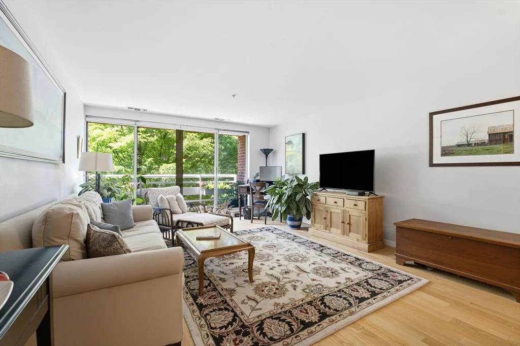 1 bed, 1 bath apartment for rent at 6 Canal Park Unit 303, East Cambridge — photo 4 of 28